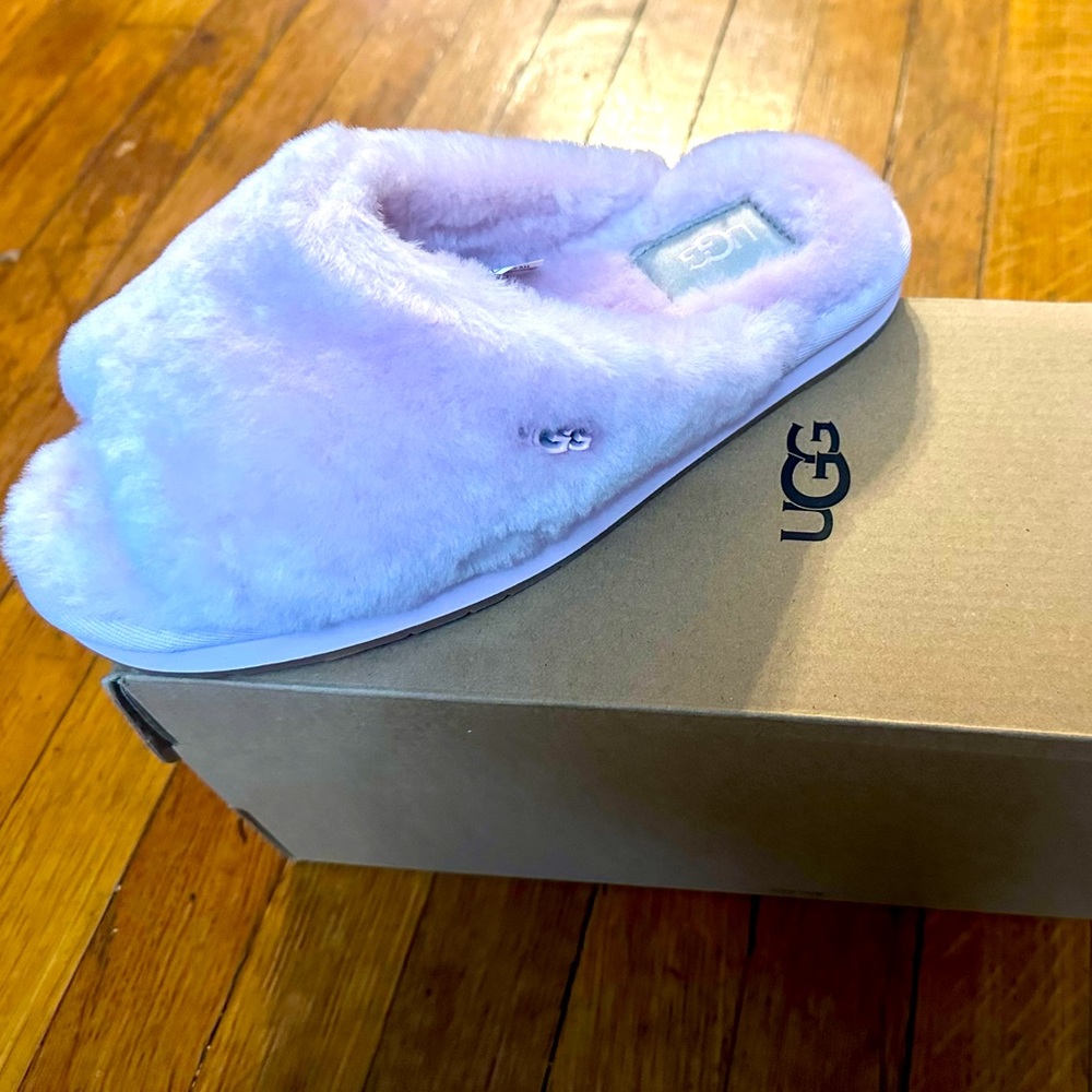 Nwt light pink open toe ugg slippers